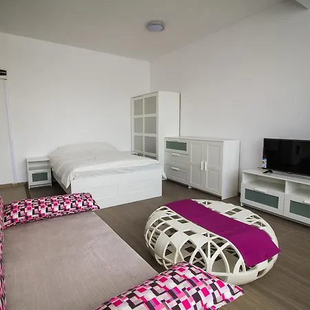 Uverturii Studio Apartman *